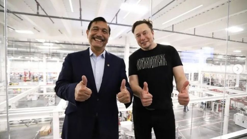 Sujiwo Tejo Komentari Gaya Santai Elon Musk, Bahasa Inggris Nikita Mirzani Diejek
