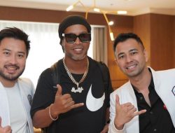 5 Kebersamaan Raffi Ahmad dan Ronaldinho, Hadiri Peluncuran jersey RANS Nusantara FC