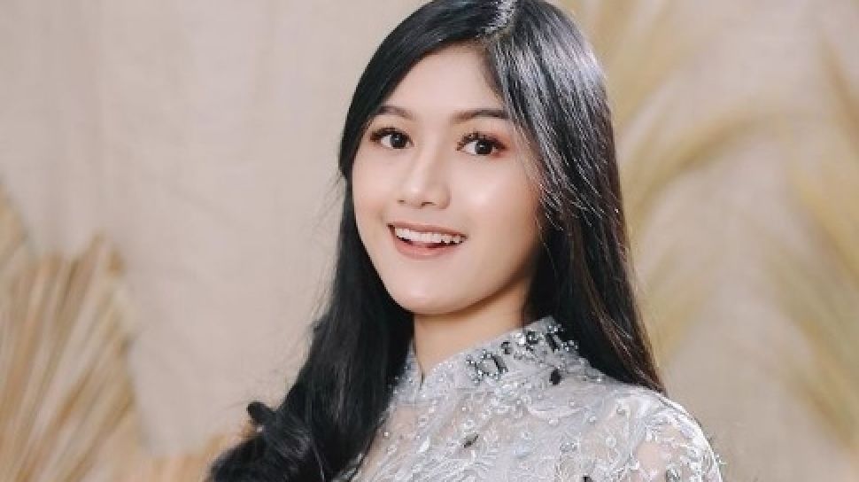 6 Potret Cantik Erina Gudono, Finalis Puteri Indonesia yang Diduga Pacar Baru Kaesang
