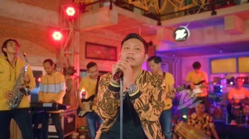 Lirik Lagu Bojo Loro - Denny Caknan feat Happy Asmara dan Yeni Inka