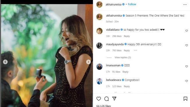 Adik Maudy Ayunda, Amanda Khairunnisa resmi dilamar kekasihnya, Tavan Dutton [Instagram/@akhairunn]
