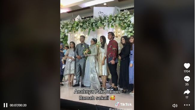 Tangkapan layar video Kaesang Pangarep dan Erina Gudono saat menghadiri pernikahan temannya. [TikTok]
