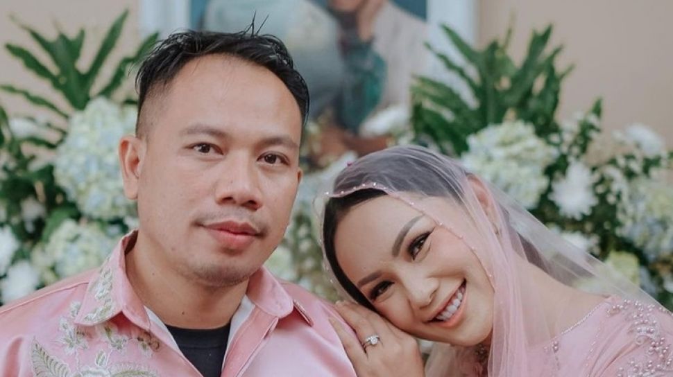 8 Pernikahan Artis Seumur Jagung, Vicky Prasetyo dan Kalina Oktarani Dituding Setingan