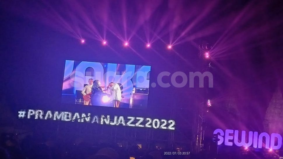 Kahitna Cium Cewek Ini di Prambanan Jazz Festival 2022, Penonton Histeris